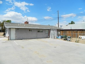 13341 Navajo Rd in Apple Valley, CA - Building Photo - Building Photo