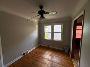 9804 Alexander Rd in Garfield Heights, OH - Building Photo - Building Photo