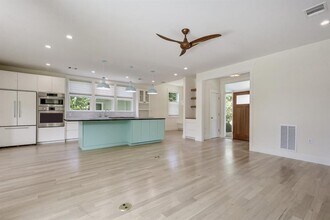 4303 Bellvue Ave in Austin, TX - Building Photo - Building Photo