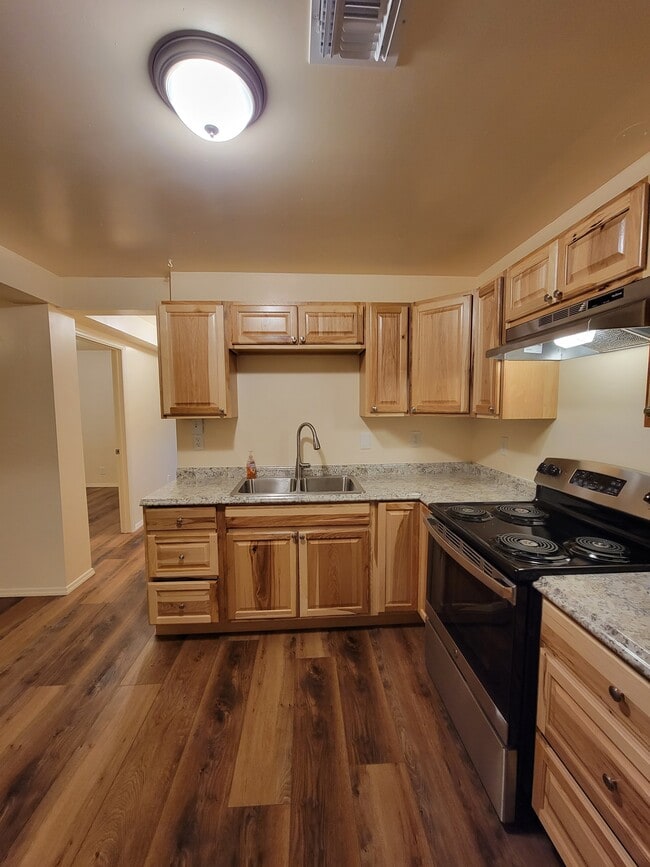 property at 2024 N 2nd St