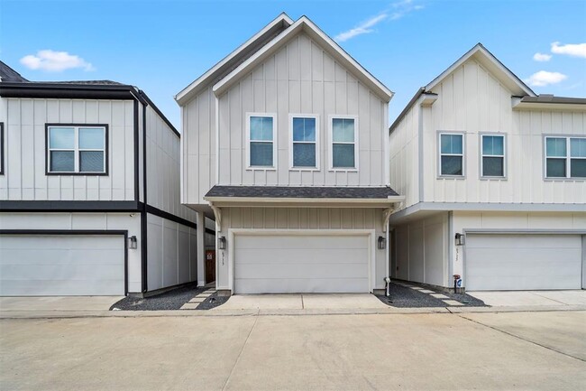 property at 6713 Parker Grv Ln