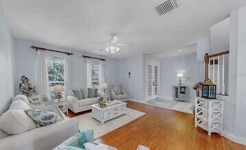 2336 Winsloe Dr in Trinity, FL - Building Photo - Building Photo