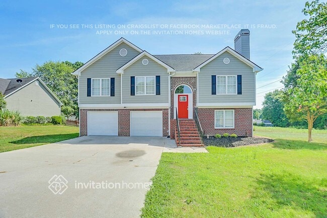 308 Pebblestone Dr in Loganville, GA - Building Photo - Building Photo