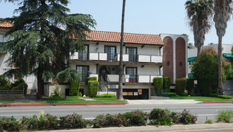 16731 Sherman Way Apartamentos