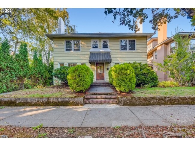 1223 NE Schuyler St, Unit 3