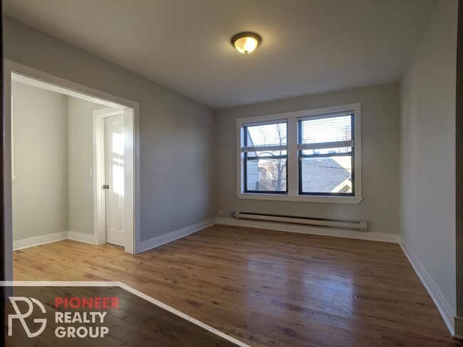 4542 N Damen Ave, Unit 315