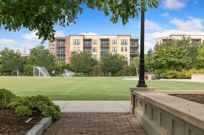 33 Calhoun St in Charleston, SC - Building Photo - Building Photo