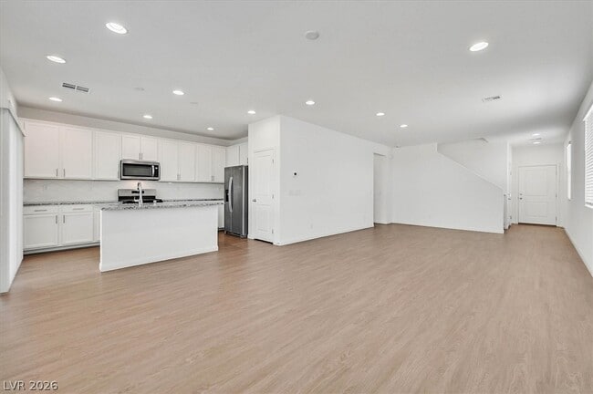 8106 Rockflower St in Las Vegas, NV - Building Photo - Building Photo