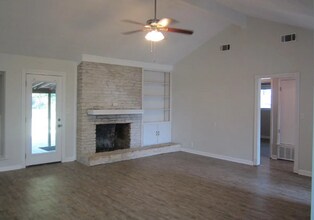 402 San Gabriel Blvd in Georgetown, TX - Building Photo - Building Photo