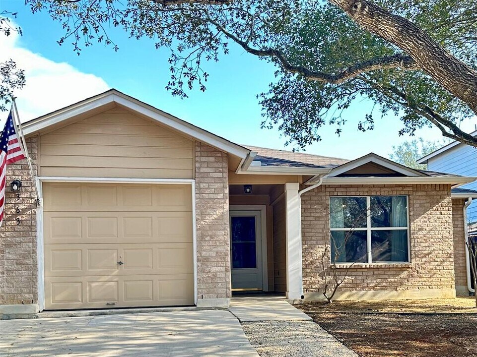 363 Copper Mountain in New Braunfels, TX - Building Photo