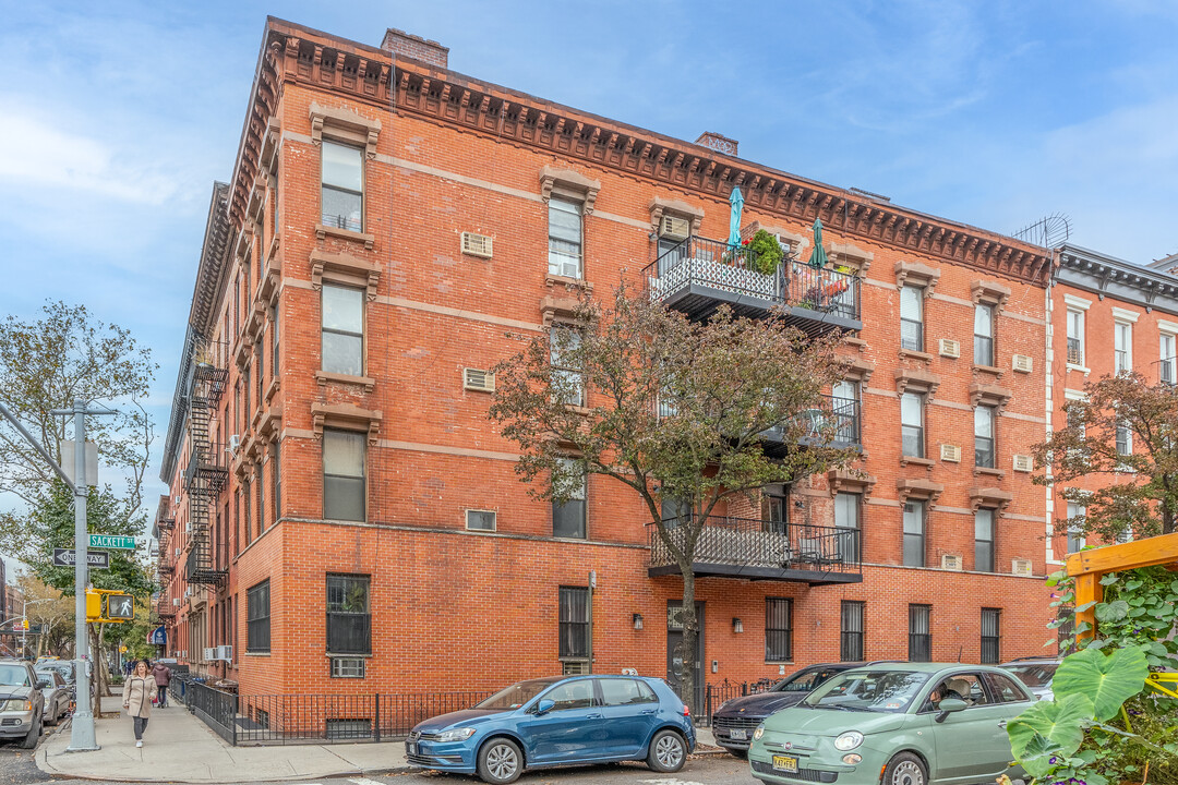 511 Henry St in Brooklyn, NY - Building Photo