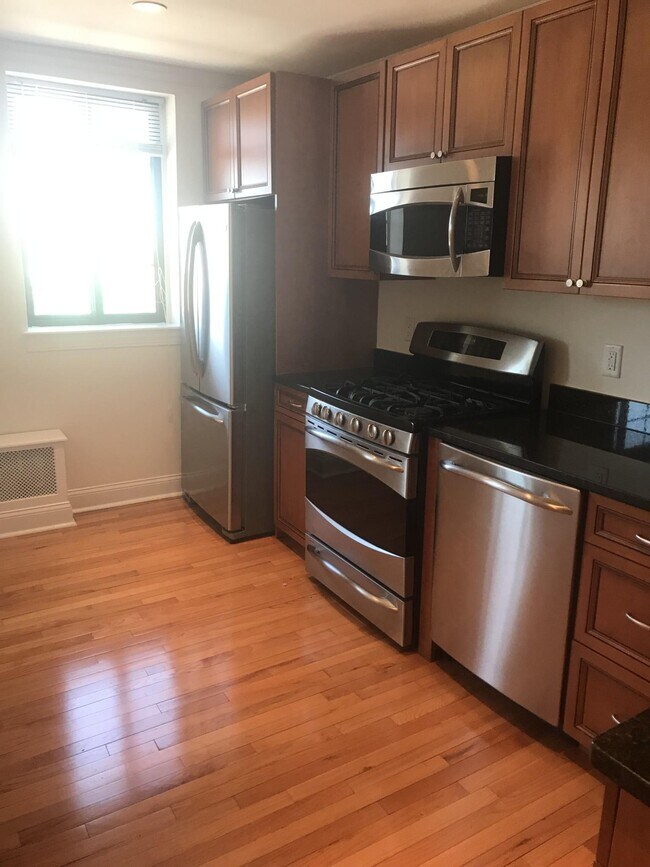 56 Brattle St, Unit 703