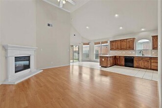 1005 Shortleaf Pine Dr in Arlington, TX - Building Photo - Building Photo