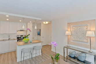 Chateau Apartments in Calgary, AB - Building Photo - Building Photo