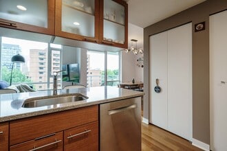1500 SW 11th Ave, Unit Benson Tower #805 in Portland, OR - Building Photo - Building Photo