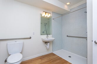 Jupiter Apartments in Seattle, WA - Building Photo - Interior Photo