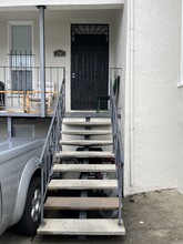 2337 21st Ave in Oakland, CA - Building Photo - Building Photo