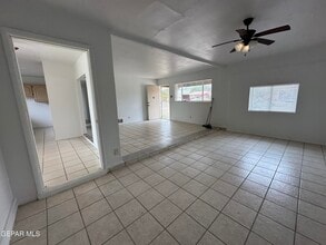 10008 Nesbit Ave in El Paso, TX - Building Photo - Building Photo