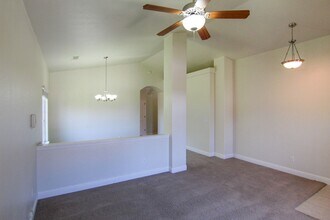 4561 Quinton Dr in Redding, CA - Building Photo - Building Photo
