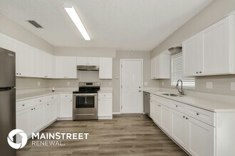 4715 Almanza Ave in Sarasota, FL - Foto de edificio - Building Photo