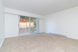 Skyline Apartments in Victoria, BC - Building Photo - Building Photo
