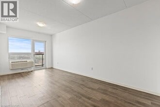 220 Cannon St E in Hamilton, ON - Building Photo - Building Photo