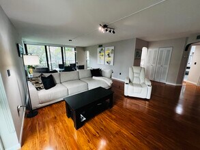 1201 River Reach Dr in Fort Lauderdale, FL - Building Photo - Building Photo