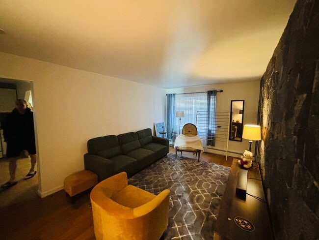 48 2nd St, Unit 1 in Glen Cove, NY - Building Photo - Building Photo