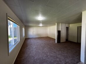 3956 V St in Eureka, CA - Building Photo - Building Photo