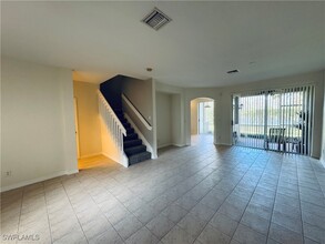 3249 Antica St in Ft. Myers, FL - Foto de edificio - Building Photo