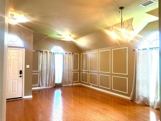 1410 Oxford Dr in Mansfield, TX - Building Photo - Building Photo