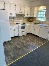 105 Carriage Path S, Unit 105 Carriage Path South in Milford, CT - Building Photo - Building Photo