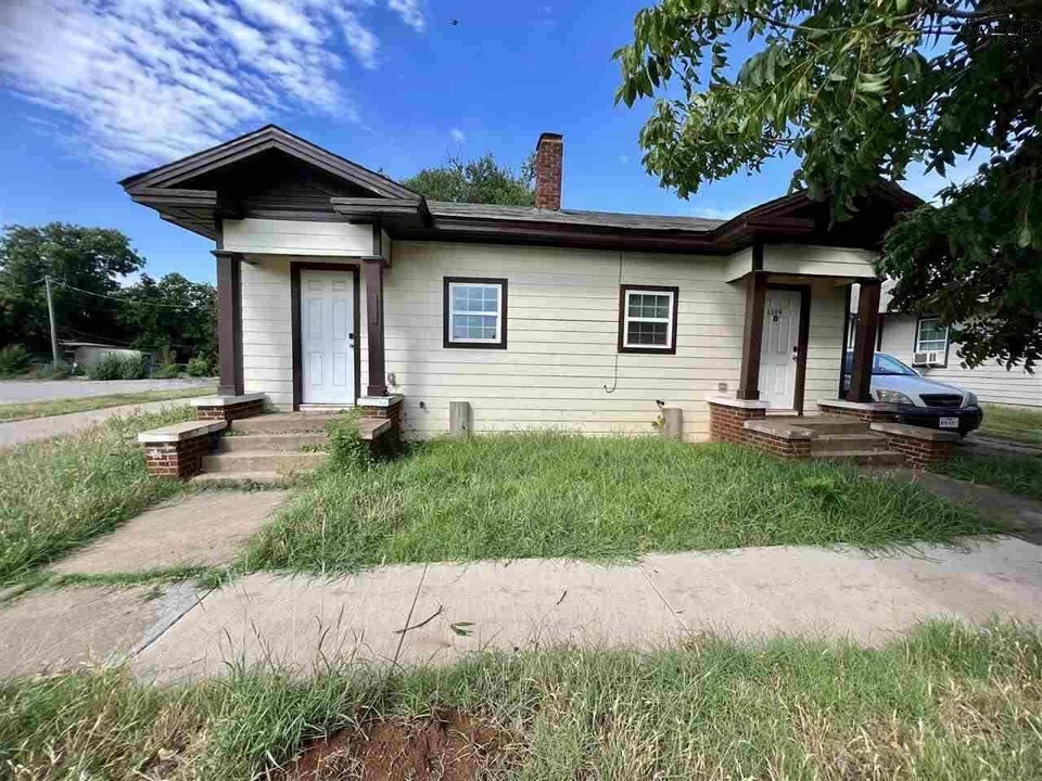 1104 Bluff St in Wichita Falls, TX - Building Photo