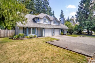 5823 186th Ave Ct E in Lake Tapps, WA - Building Photo - Building Photo