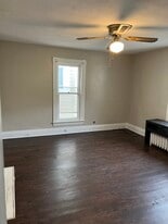 93-2 Lynwood Ave, Unit Apt 2