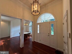 10408 Marbury Rd in Oakton, VA - Building Photo - Building Photo