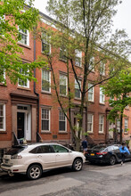 113 Bedford St in New York, NY - Building Photo - Building Photo