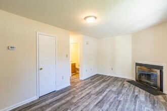 418 Riverside Ave in Charlottesville, VA - Building Photo - Building Photo