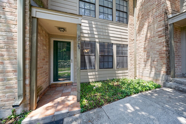 7711 Callaghan Rd in San Antonio, TX - Building Photo - Building Photo