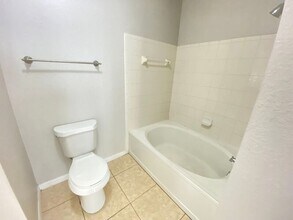 5118 City St in Orlando, FL - Building Photo - Building Photo