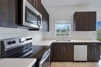 1121 NW 41st Ln in Lauderhill, FL - Building Photo - Building Photo