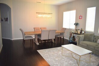 10334 Frank Greg Way in Elk Grove, CA - Building Photo - Building Photo