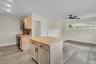 28 Gerald Dr in Savannah, GA - Building Photo - Building Photo