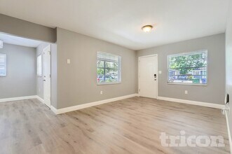 8307 N Elmer St in Tampa, FL - Building Photo - Building Photo