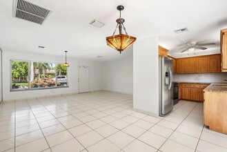 952 SE 7th St in Deerfield Beach, FL - Building Photo - Building Photo