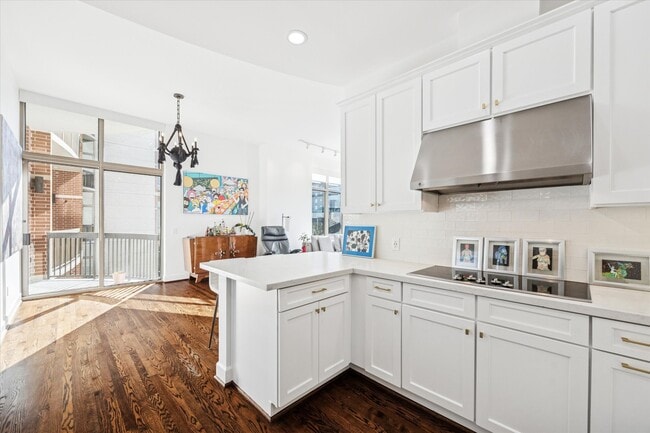 2211 Briarglen Dr in Houston, TX - Building Photo - Building Photo