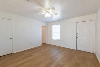 5904 Greengate Dr in Killeen, TX - Building Photo - Building Photo