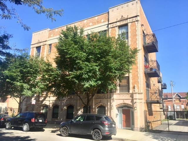 property at 2120 W Washington Blvd