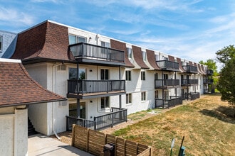 Arvada Court Apartments - Utilities included! in Arvada, CO - Building Photo - Building Photo