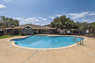 Tigoni Villas in San Antonio, TX - Building Photo